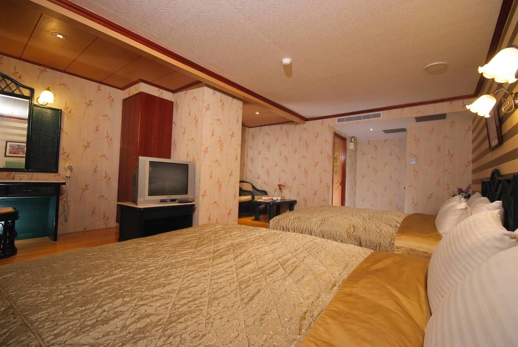 Pink Lotus Hotel Тайбэй Экстерьер фото