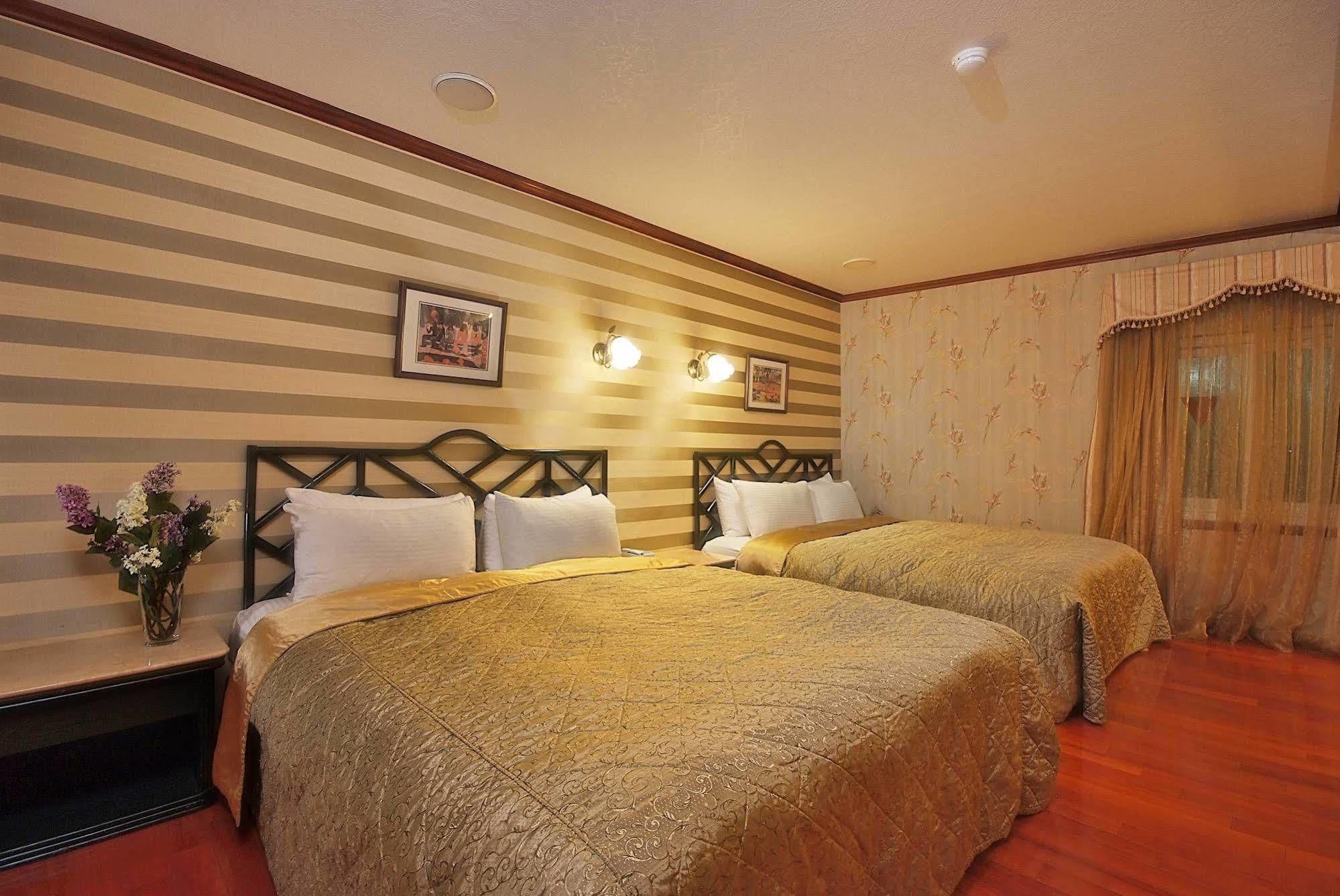 Pink Lotus Hotel Тайбэй Экстерьер фото